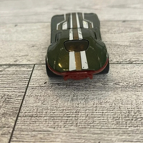 2008 Mattel Hot Wheels Fast FeLion Metallic Green Sports Car 1:64 Diecast - Picture 4 of 7